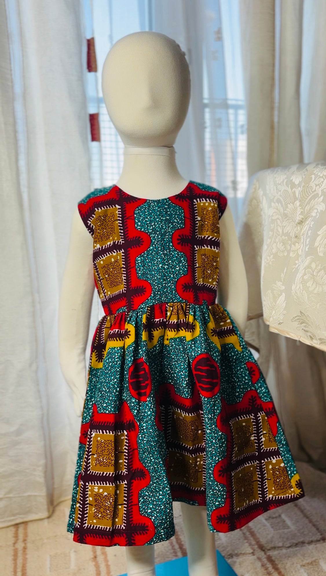 Robe pour petite fille en tissu wax Rouge et Vert