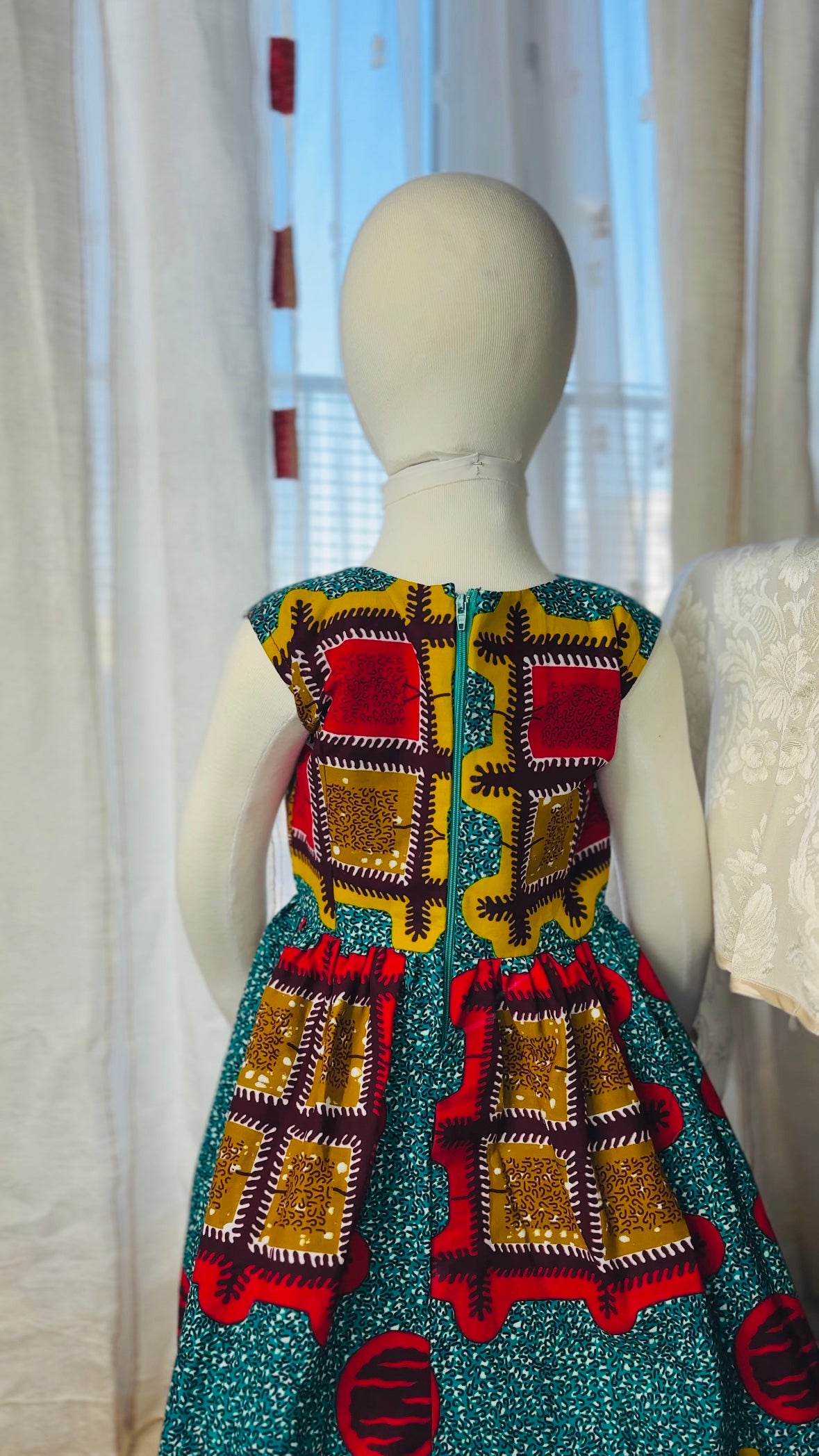 Robe pour petite fille en tissu wax Rouge et Vert